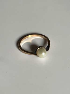 Gold ring 14 Karat , Ring with a Pearl 
