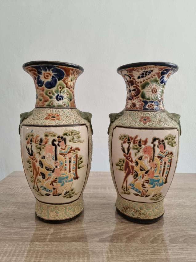 Sale now on A lovely large pair of chinese vases 17