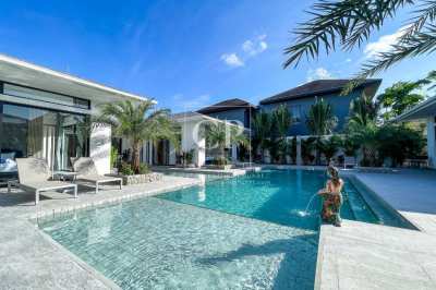 Majestic, Serenity 4-Bedroom Pool Villa in Rawai, Phuket, Thailand
