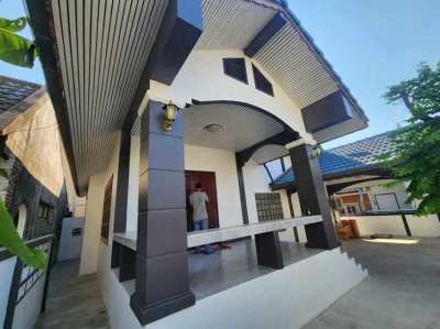 H309 House For Rent 4 Bedrooms 2 Bathrooms Pattaya Klang, Sukhumvit75