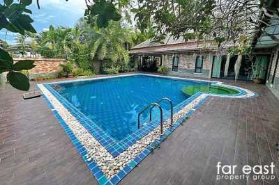 Baan Dusit Pattaya Lake Pool Villa - Reduced 1 Million Baht!