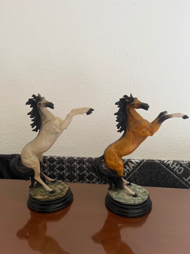 Horse Figures two pieces white / brown 