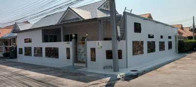Four bedroom furnished house for quick sale, Jomtien Huay yai