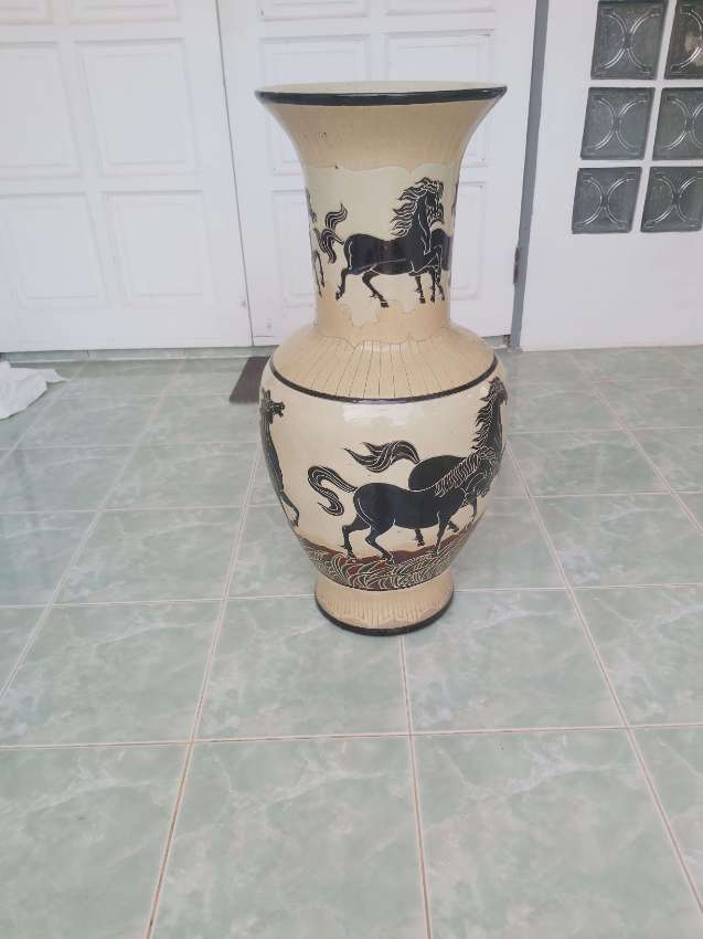 Massive chinese vase 33