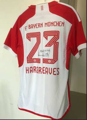 BAYERN MUNCHEN SHIRT SIGNED BY OWEN HARGREAVES