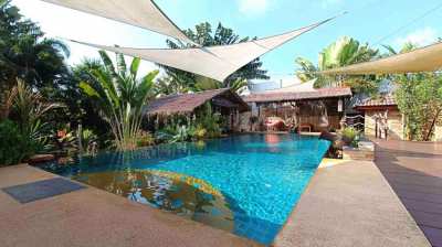 Very attractive 3 bedroom pool villa close to Mae Ramphueng beach!