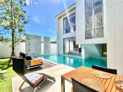 Luxury pool villa near Blue tree and Boat avenue Phuket