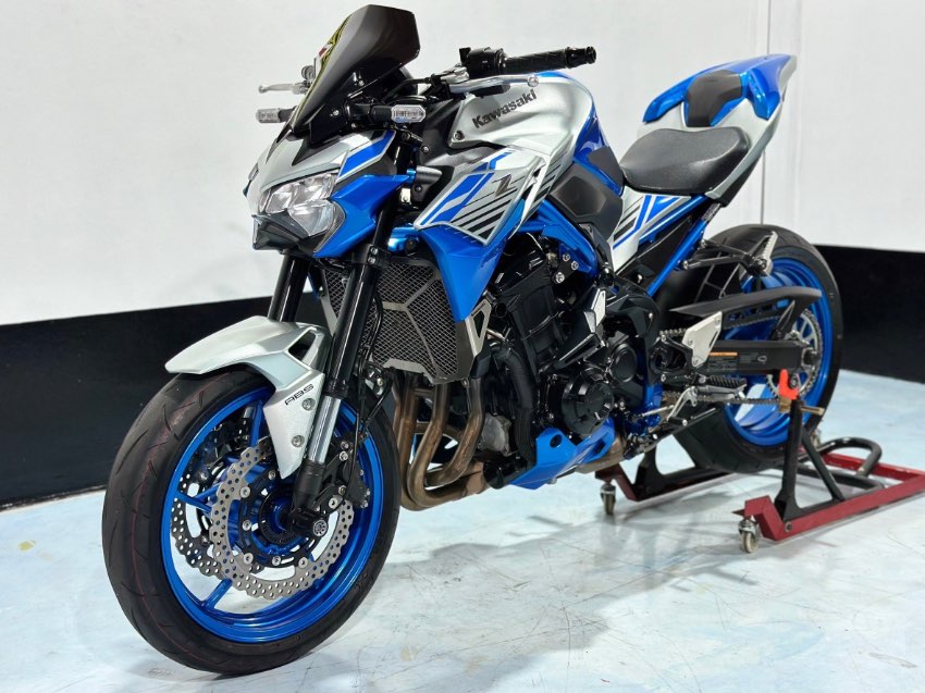 Kawasaki Z900 Blue 2019
