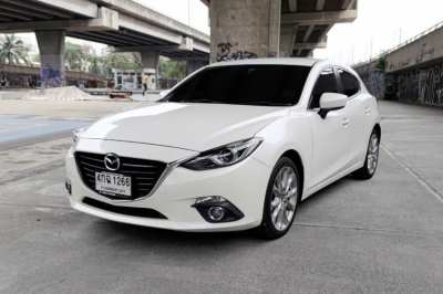 Mazda 3 2.0 SP AT ปี 2015 ⭐️ฟรีดาวน์ ผ่อน 5,919 บาท