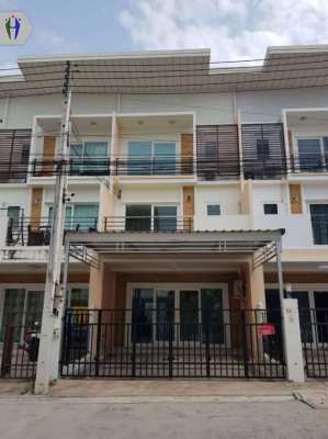 Townhouse 3 Stories For Rent at Thepprasit Pattaya, New Ronovation