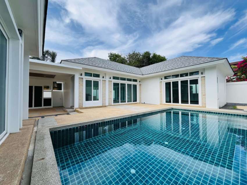 Renovated Pool Villa 3 bedrooms 4 bathrooms for sale in Rawai - Suksan