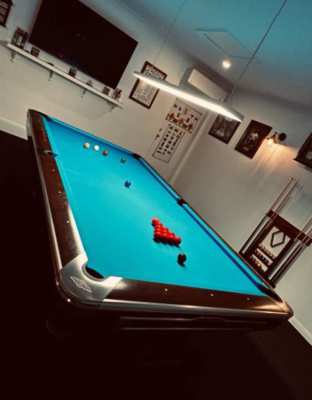 Brunswick Gold Crown V full size American Pool Table 9ft